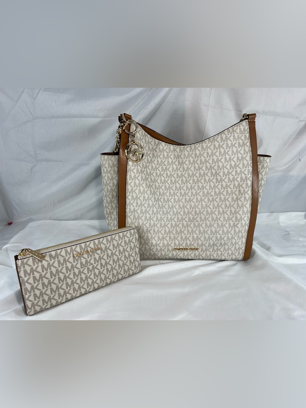Michael Kors Nicole Large Chain Shoulder Tote Bag Matching Wallet Vanilla Acorn